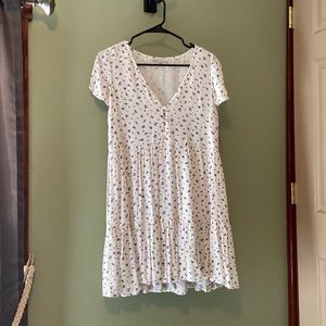 Gently Used American Eagle Mini Dress. Floral Pattern. Size Medium